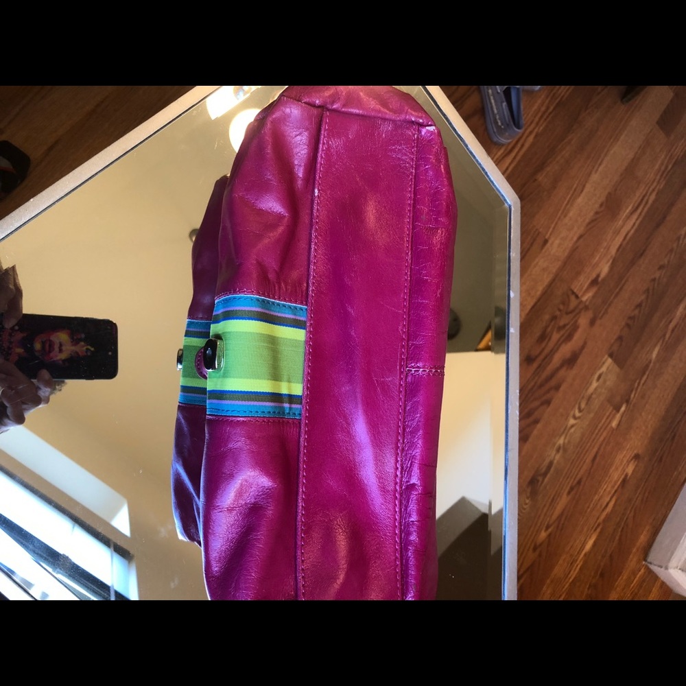 NEW!! NEVER USED.  Tommy Hilfiger Purse - Picture 6 of 6